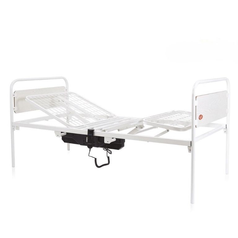 NOLEGGIO - Letto degenza elettrico in metallo — Regolazione elettrica alzatesta/alzagambe con sponde ribaltabili.