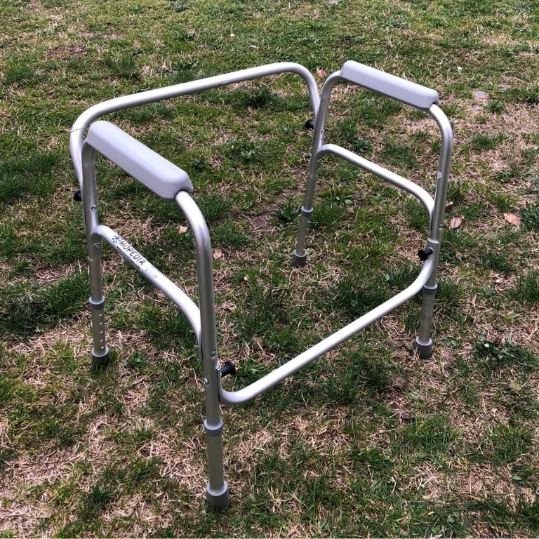 Sostegno WC Regolabile Nuovo in Offerta – Smontabile – Braccioli Comfort